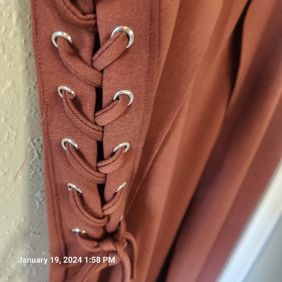 Favluv Fashoon brown duster/vest. Draw strings on the side. Two splits o… - Picture 7 of 9